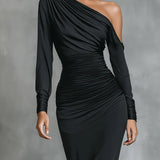 Célina™ | Selyem One-Shoulder Maxi Ruha Fekete